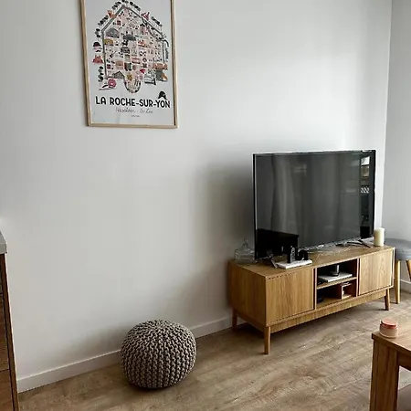 T2 Cosy Equipe Confort Et Balcon Apartamento